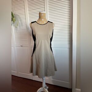 And Taylor dress size 10